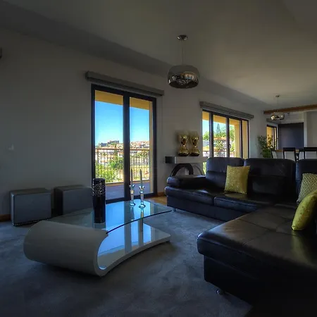 Living Apartment *
